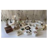 Box of girly items - rings, jewelry boxes, hat