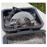 Skilsaw circular saw.