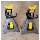 Craftsman jack stands.