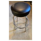 Cushioned top barstool
