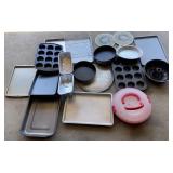 Box of misc. baking dishes