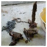 Bucket lot, 3 old traps.