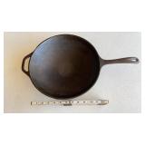 Lodge cast iron wok/stir fry skillet