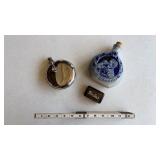 Blue and white snuff bottle and inlaid snuff box