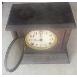 Ingraham mantle clock - needs cleaning , don