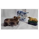 Covered China ram box, and 2 cows  - damaged