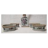 Tea caddy in the China trade motif. Signed