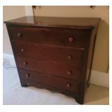 4 drawer dresser 38"17"36" missing a knob