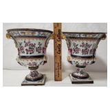 Pair of Samsung bolted urns. Each with heraldic