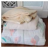 3 Twin blankets incl wool