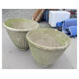 Pair of flower pots