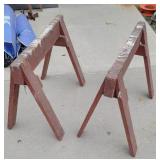 2 saw horses