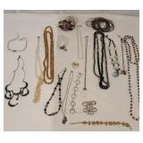 Lot of jewelry - pretty necklaces, etc