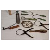 Box kitchen - jar openers, thermometer, stroehman