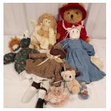 Stuffed animals/dolls lot