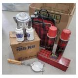 Retro camping set and porta-perk