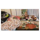 Box of Fall & Christmas - 10 paper fall doilies,