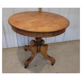 Round oak table 35" 31"