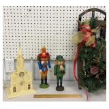 Sled, 2 German nutcrackers (w/ damage) & light up