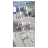Aluminum painters ladder