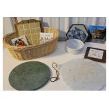 Basket lot - marble kitchen boards, tiles, etc...