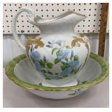 Washbowl & pitcher w/ flowers & gold trim -