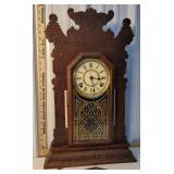 Beautiful Oak Welch gingerbread clock with key