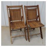 2 folding chairs
