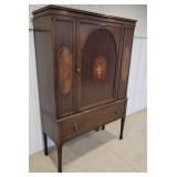 Quality Daniel Jones NY Inlaid China/linen cabinet