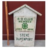 4-H club member lives here sign attached to