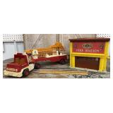 Fisher-Price Fire truck & station - they don