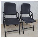 2 folding chairs