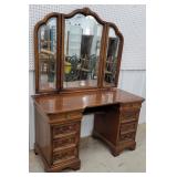 Beautiful Vanity with mirror 48"21"28"