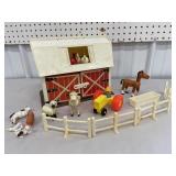 Fisher Price barn w/ critters