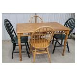 Table and 4 chairs 48"30"30"