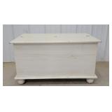 white Wooden Box 33x18