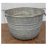 Galvanized wash tub with handles 17in
