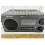 Sangean am/fm digital radio - works! Top is
