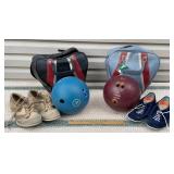 2 retro bowling bags (handle broken on 1) w/