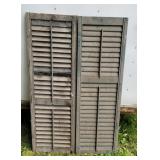 2 shutters 18"57"