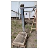 UJ Howe Feed platform scales