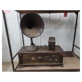 Silverstone neutone box radio with speaker