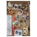 Box misc jewelry - brooches missing stones