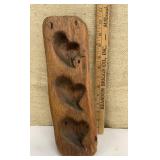 Darling 3-heart wooden maple sugar mold