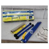 Adjustable roller stand