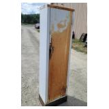 1 door tin cabinet