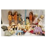 Lot of dolls, Crissy, Snoopy, etc