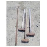 3 sledge hammers, digging bar