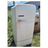 Vintage Westinghouse refrigerator (Works according