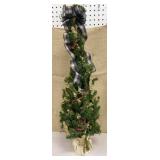 Folksy country skinny Christmas tree approx 30"
